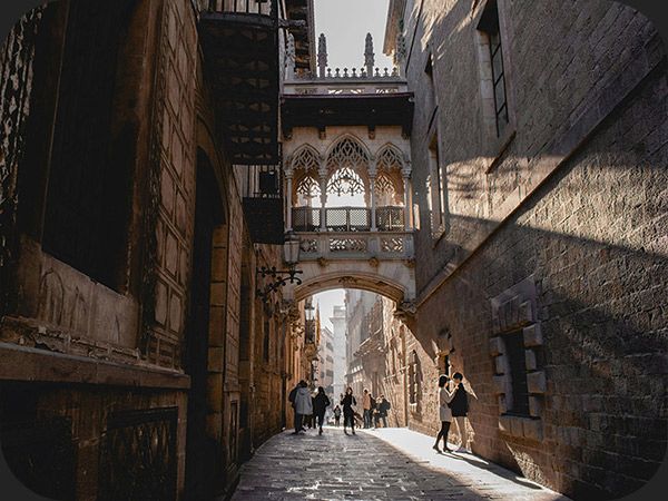 Puente del obispo en Barrio gótico de Barcelona